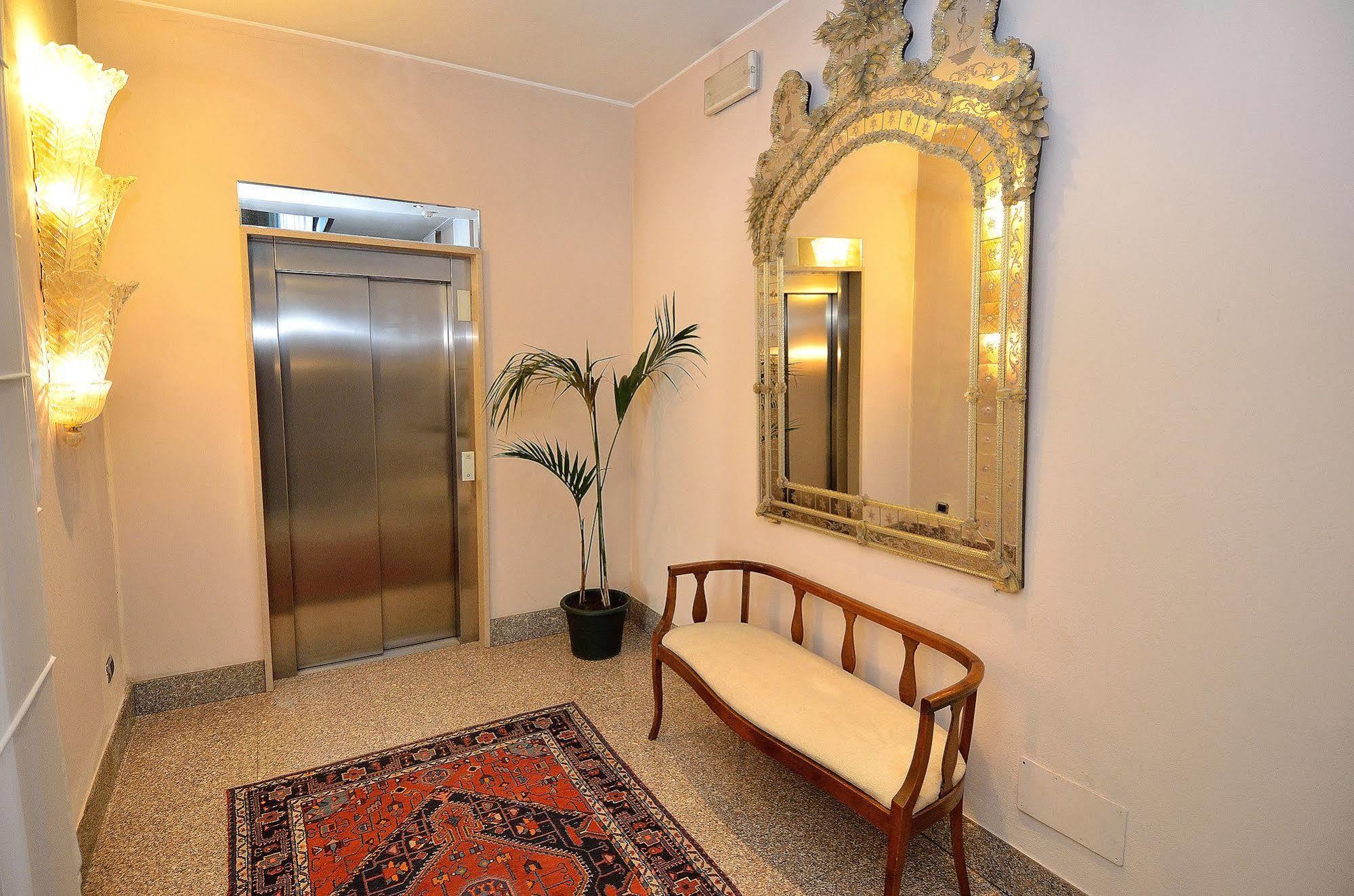 Hotel Nuova Местре Экстерьер фото